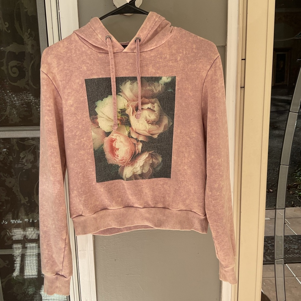 Forever 21 Mauve Hoodie pink size small flowered sweatshirt women’s EUC